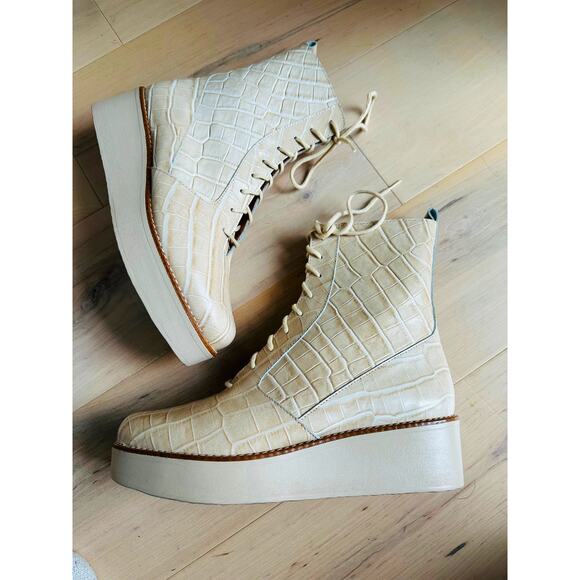 Anthropologie Platform Boot SZ40/ 9.5 Stompy Creme Alligator Embossed Leather - Picture 9 of 9